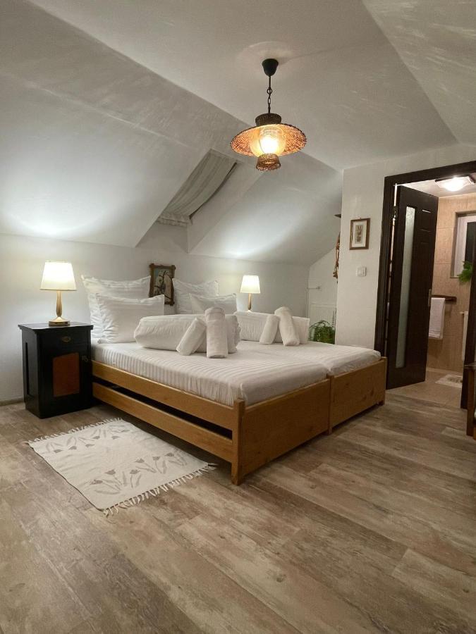 Ferienwohnung Apartament Yannis Alba Iulia Exterior foto