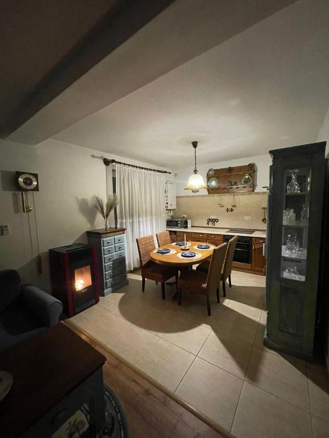 Ferienwohnung Apartament Yannis Alba Iulia Exterior foto