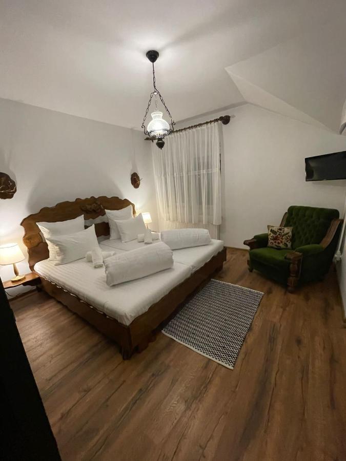 Ferienwohnung Apartament Yannis Alba Iulia Exterior foto