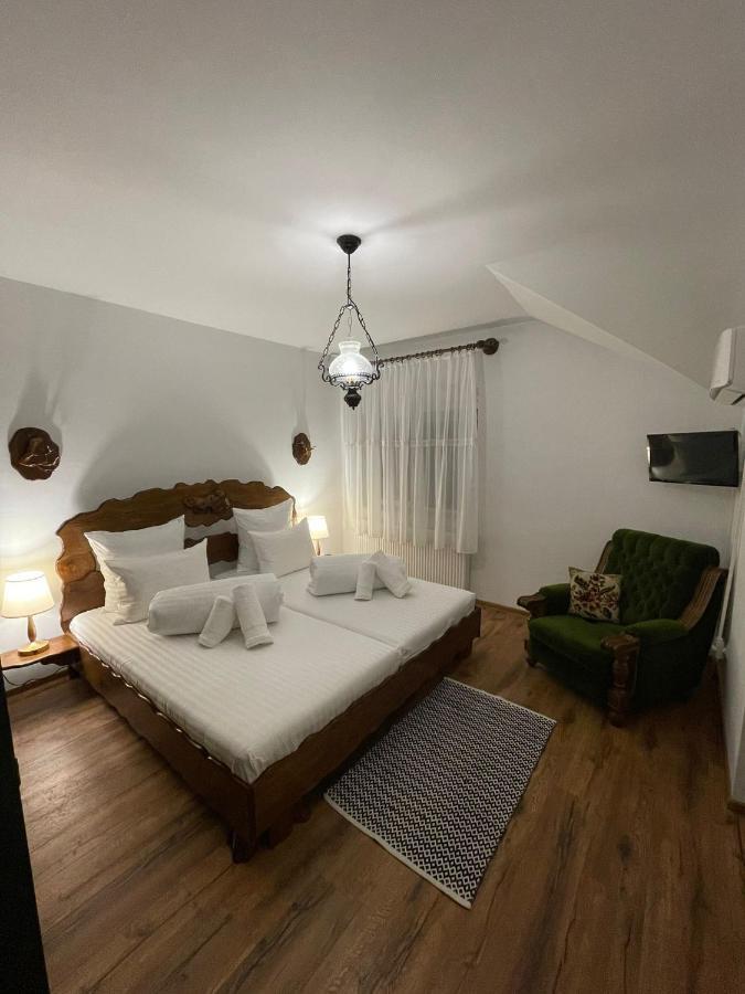Ferienwohnung Apartament Yannis Alba Iulia Exterior foto