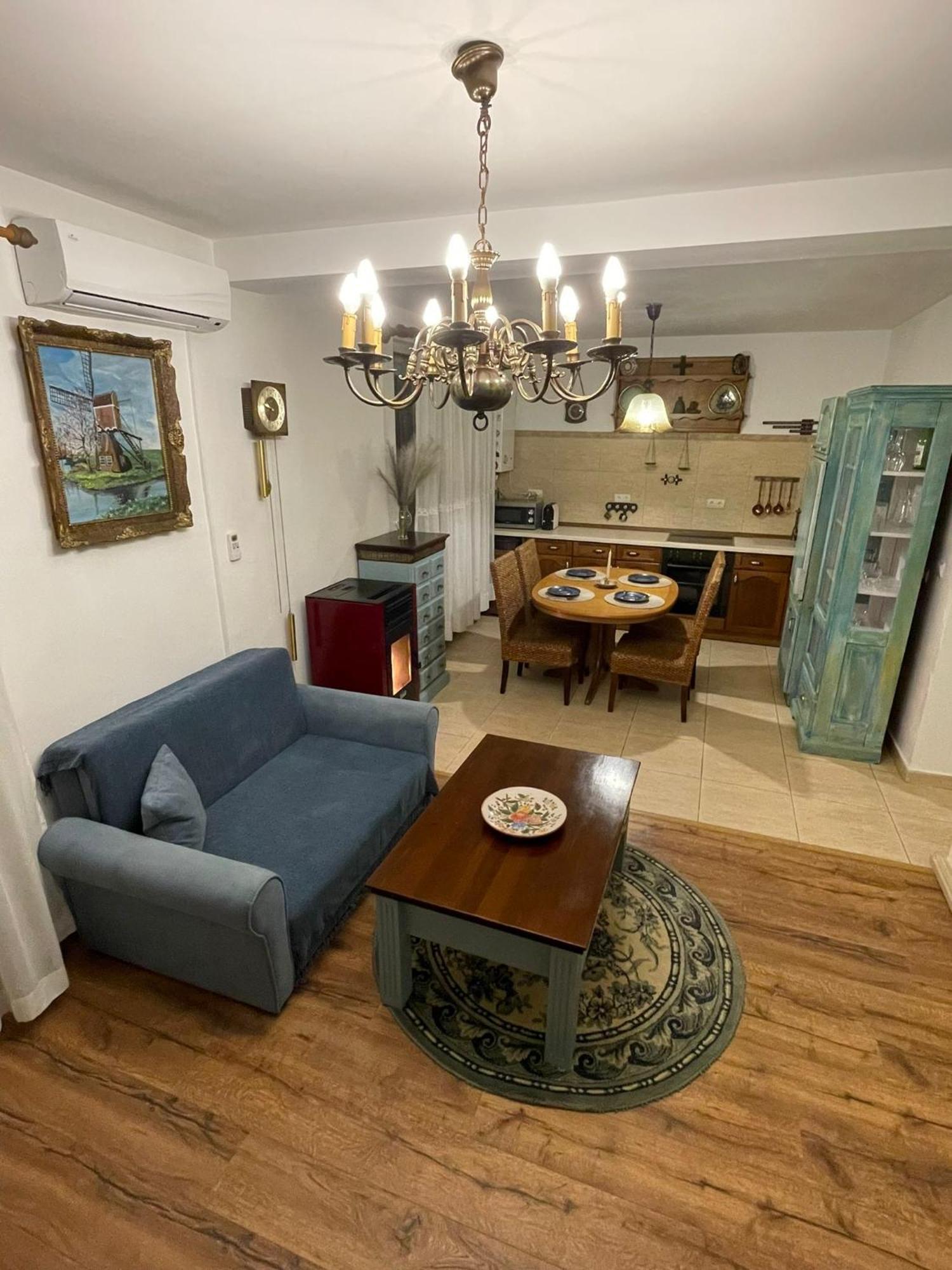 Ferienwohnung Apartament Yannis Alba Iulia Exterior foto