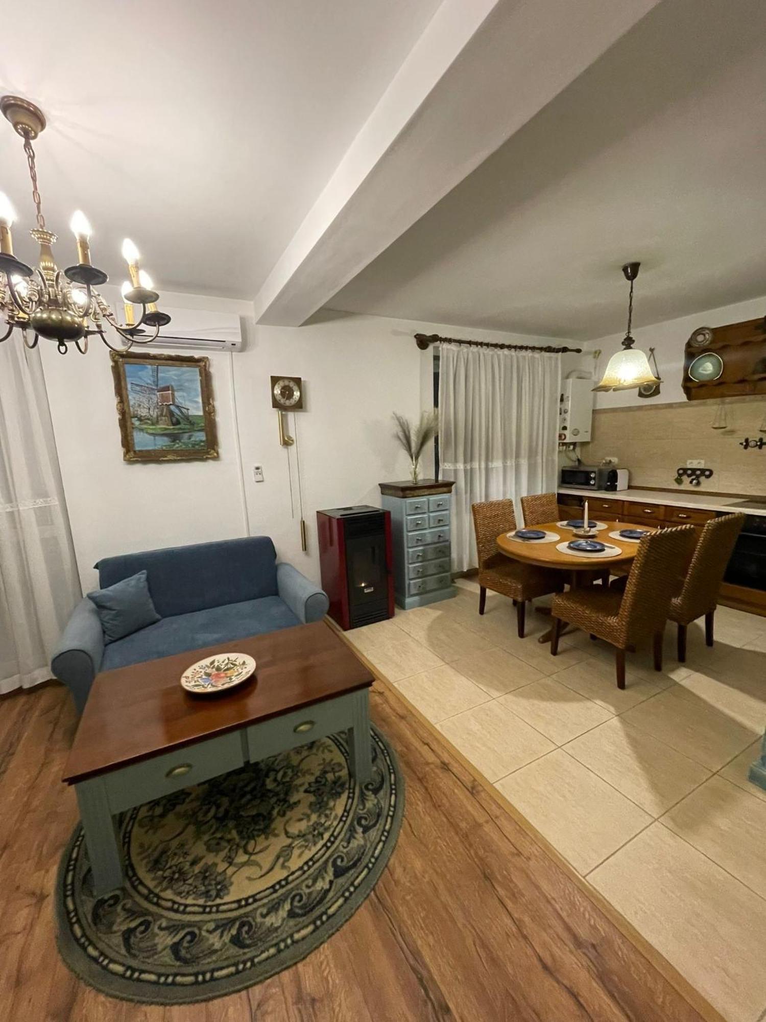 Ferienwohnung Apartament Yannis Alba Iulia Exterior foto